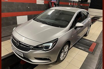 1.4 T Benzyna Hatchback Ledy Nawigacja  Czujniki Parkowania